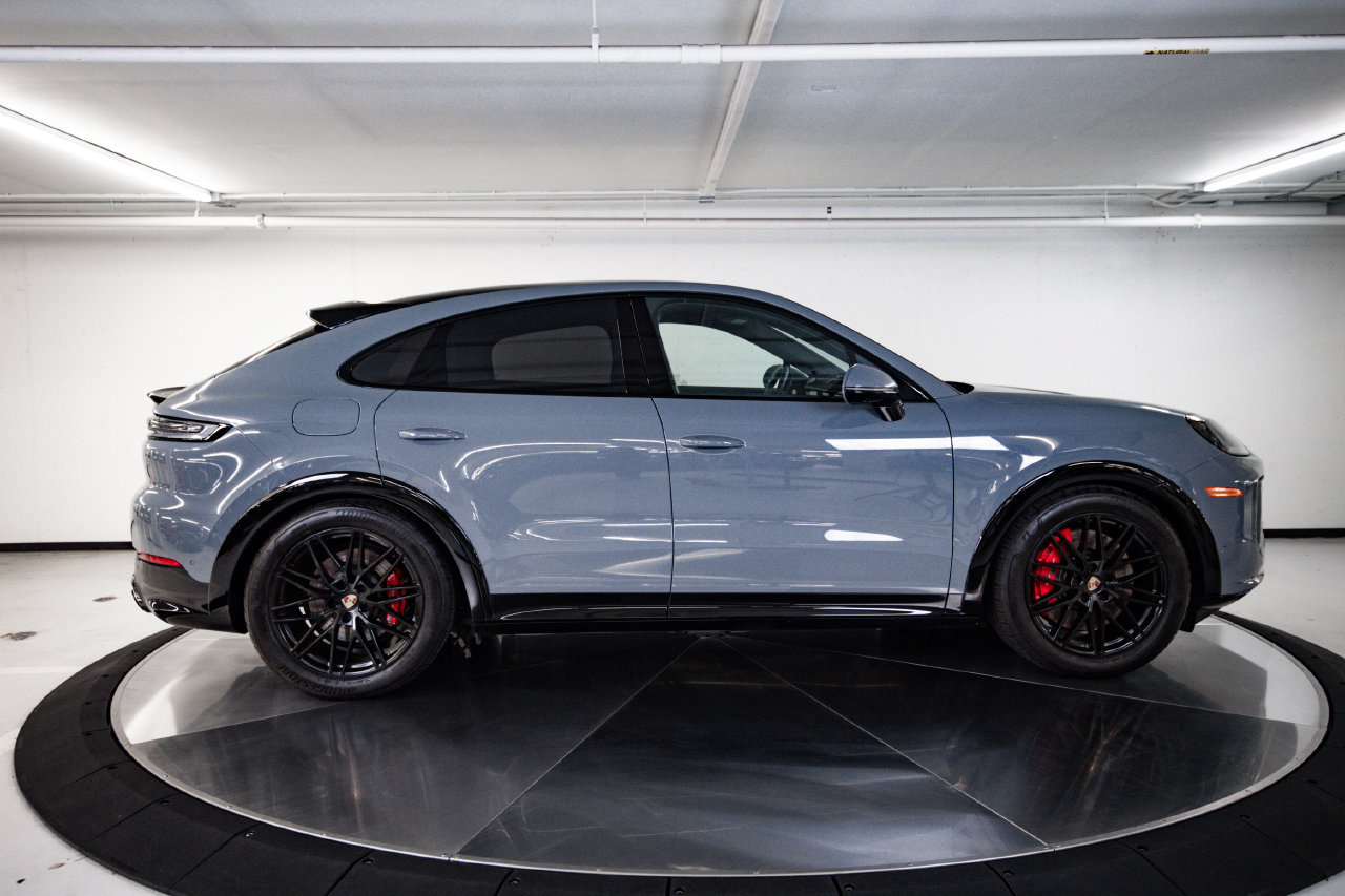 Certified 2026 Porsche Cayenne GTS AWD/4WD image 8