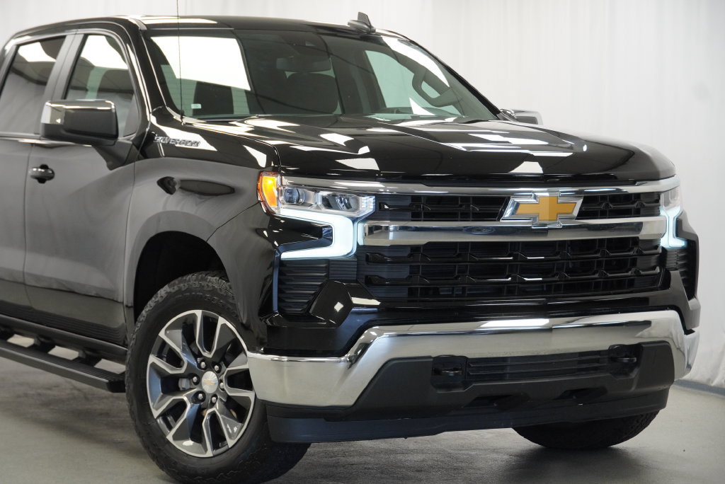 Used 2024 Chevrolet Silverado 1500 LT AWD/4WD image 6