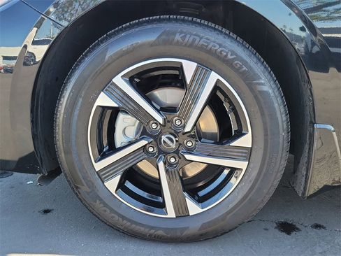 Certified 2024 Nissan Sentra SV image 27