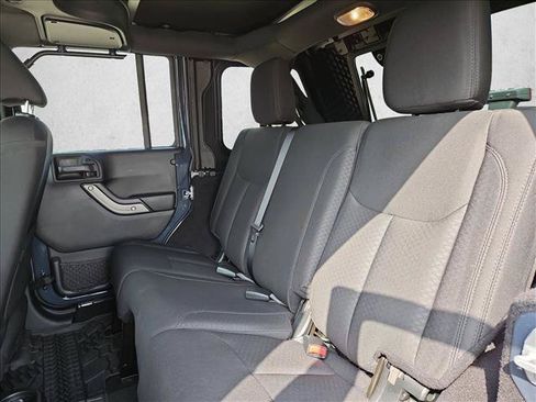 Used 2018 Jeep Wrangler Unlimited Sport S AWD/4WD image 17