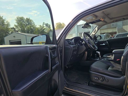 Used 2023 Toyota 4Runner TRD Off-Road Premium w/ Moonroof Package AWD/4WD image 20