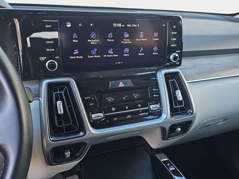 Used 2023 Kia Sorento S image 23