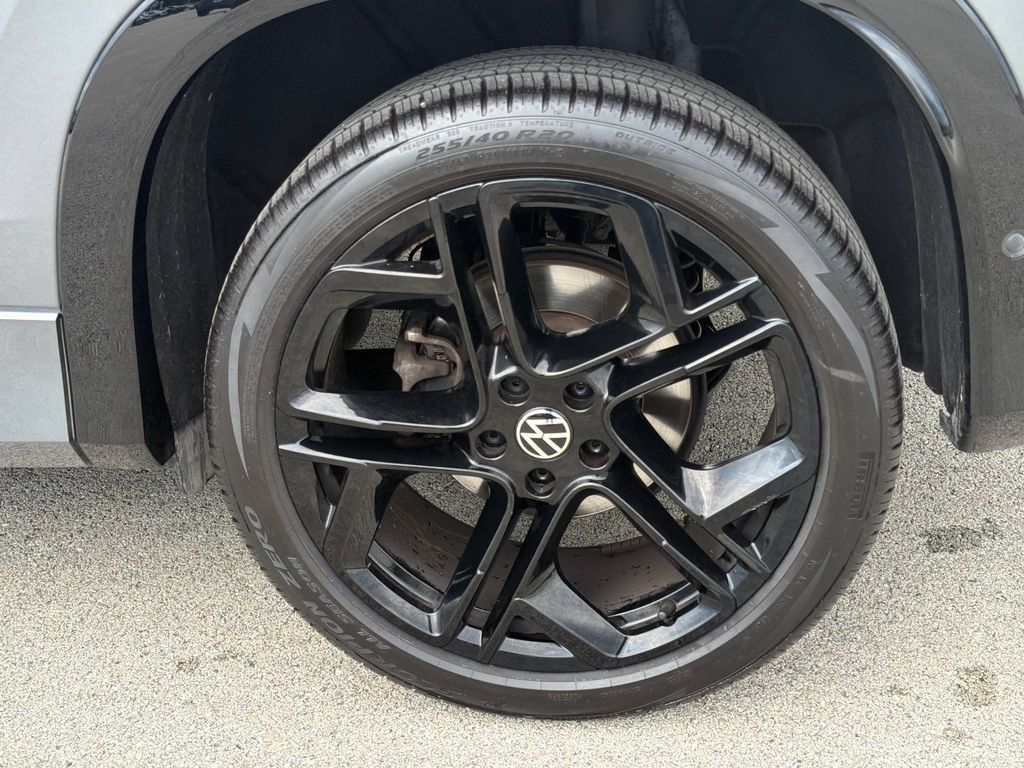 Certified 2026 Volkswagen Tiguan SE R-Line AWD/4WD image 30