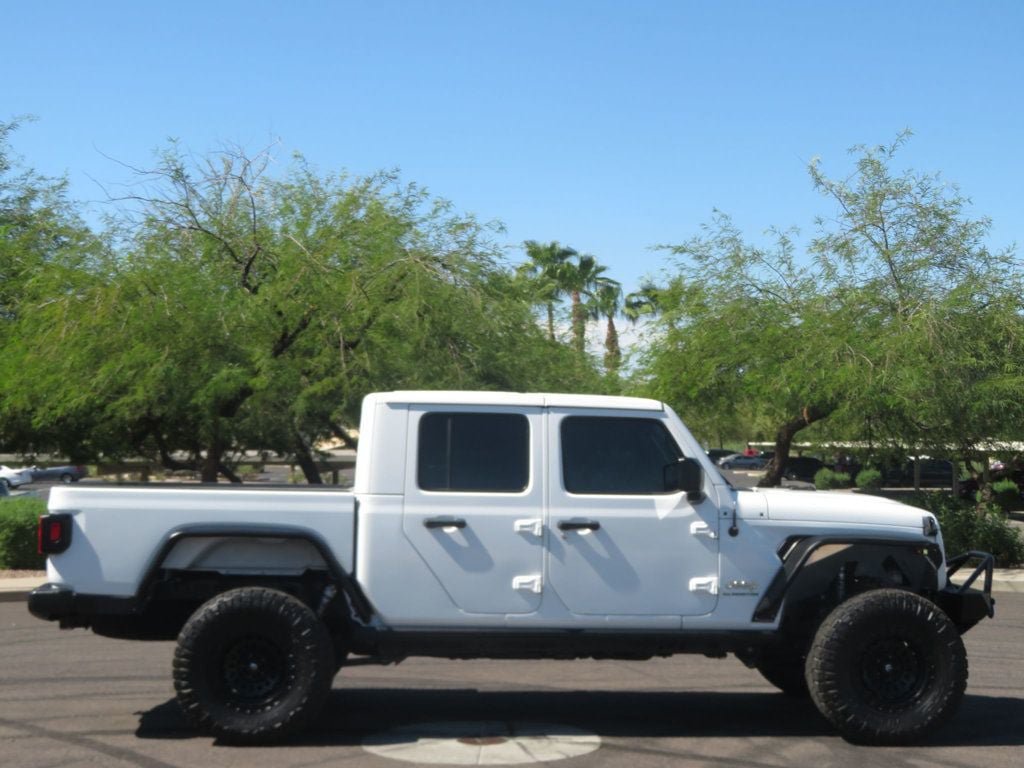 Used 2021 Jeep Gladiator Overland AWD/4WD image 3