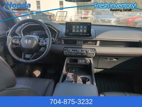 Used 2025 Honda Pilot Black Edition image 16