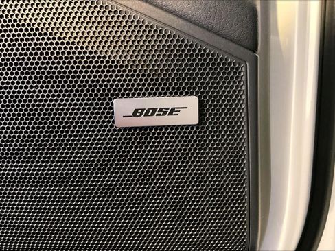 Used 2025 Porsche Cayenne image 38