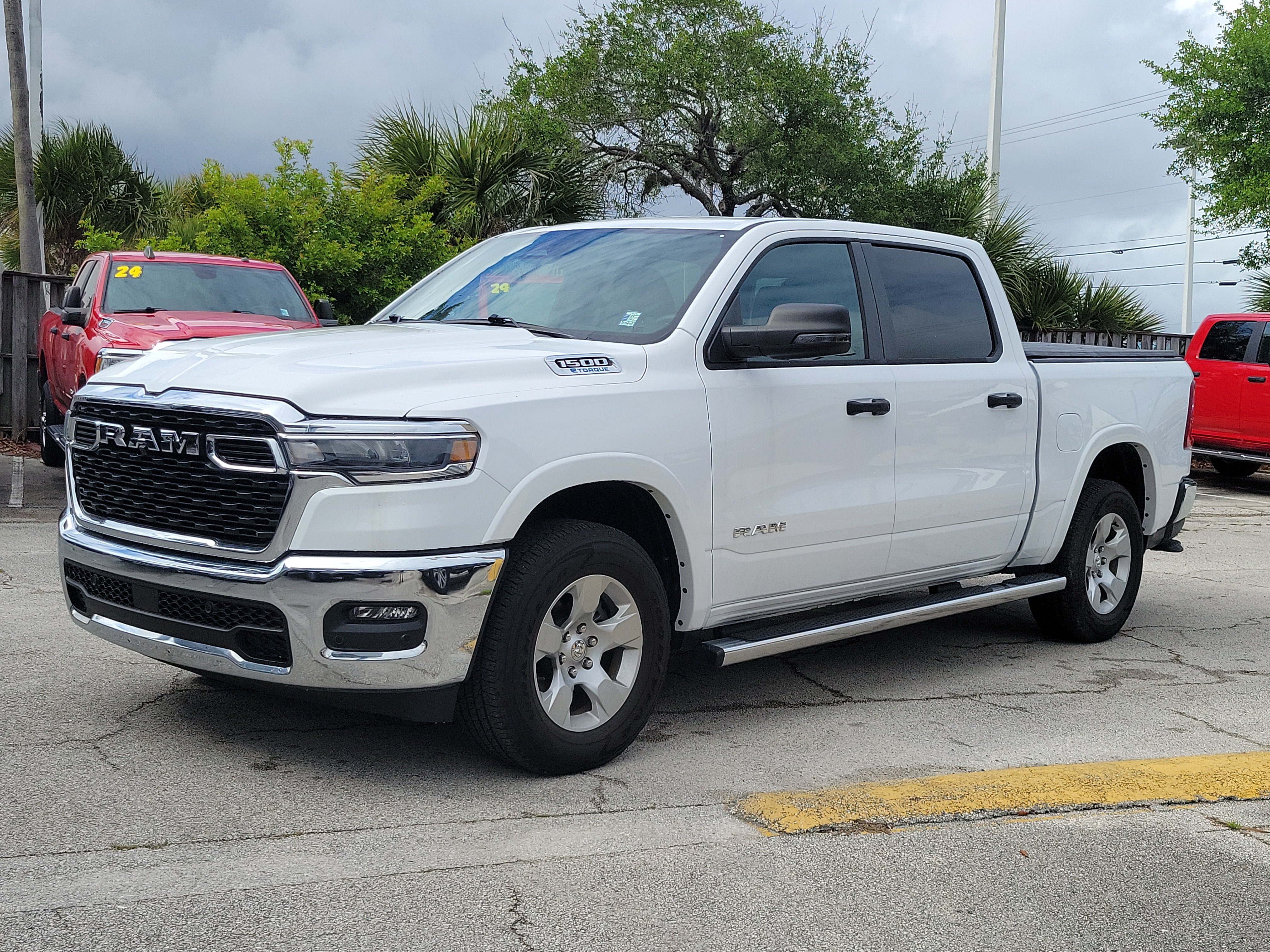 Used 2025 RAM 1500 Big Horn AWD/4WD image 2