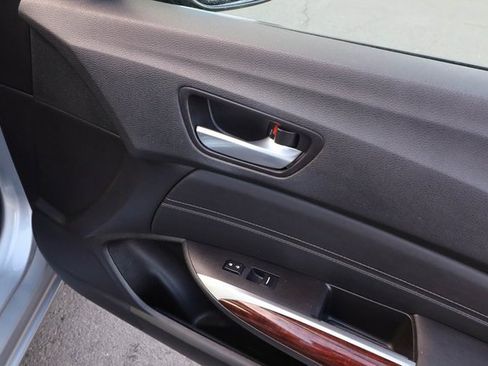 Used 2017 Acura TLX V6 SH-AWD w/ Technology Pkg image 37