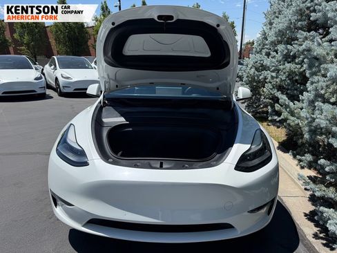 Used 2023 Tesla Model Y Long Range AWD/4WD image 32