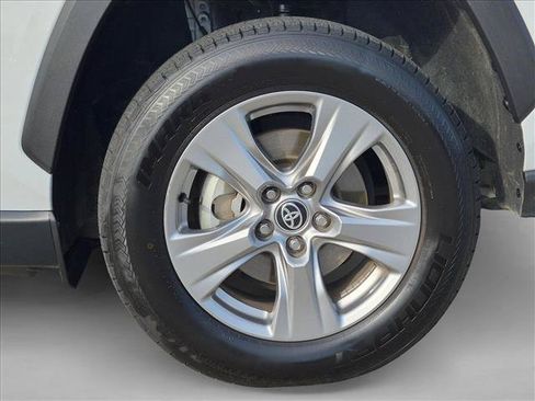 Used 2024 Toyota RAV4 XLE FWD image 23