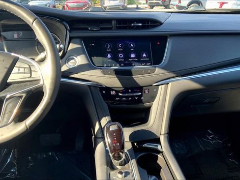 Used 2022 Cadillac XT5 Premium Luxury w/ LPO, Floor Liner Package image 5