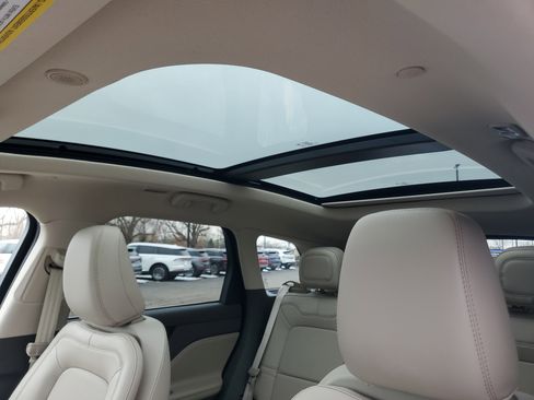 Certified 2024 Lincoln Corsair Reserve w/ Equipment Group 201A image 11