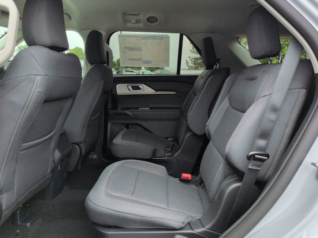New 2026 Ford Explorer Active RWD image 14