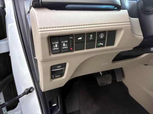 Used 2024 Honda Odyssey Touring image 14