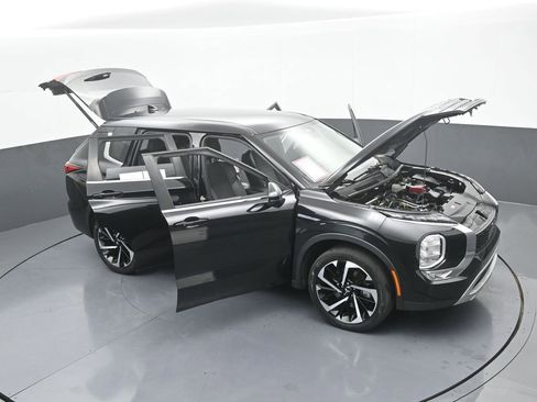 Used 2022 Mitsubishi Outlander SE image 77