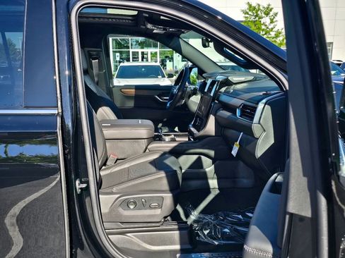 New 2026 GMC Yukon Denali w/ Advanced Technology Package AWD/4WD image 38
