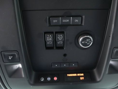 Used 2019 Cadillac Escalade Platinum image 30