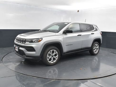 New 2025 Jeep Compass Sport w/ Mopar Graphics Package image 4