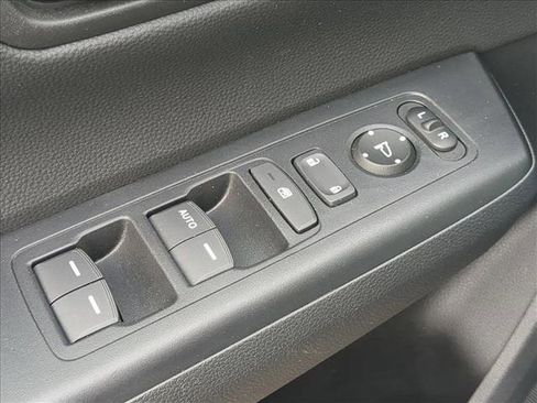 Used 2025 Honda CR-V LX image 11