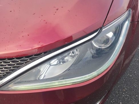 Used 2018 Chrysler Pacifica Limited FWD image 22