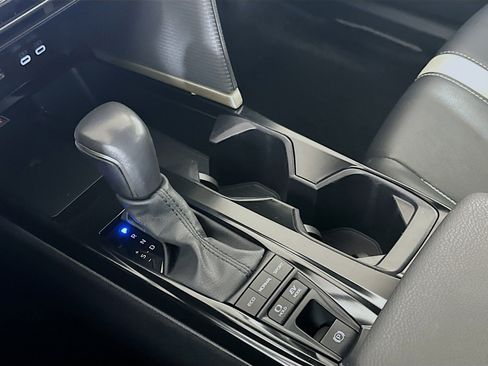 Used 2025 Toyota Camry SE image 25