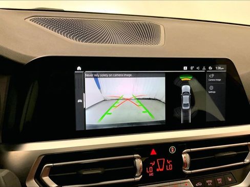 Used 2022 BMW 330i xDrive Sedan w/ Premium Package image 17