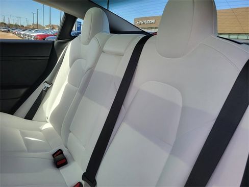 Used 2023 Tesla Model 3 Standard Range image 12