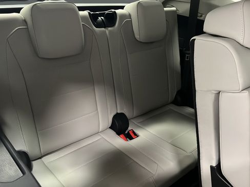 Used 2019 Volkswagen Tiguan SE AWD/4WD image 25