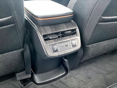 Used 2023 Nissan Ariya FWD image 10