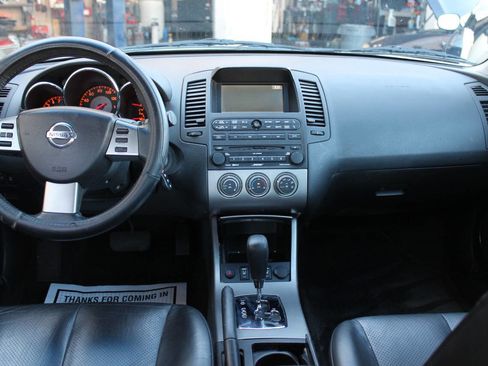 Used 2005 Nissan Altima 3.5 SE w/ (X02) Navigation Pkg image 30