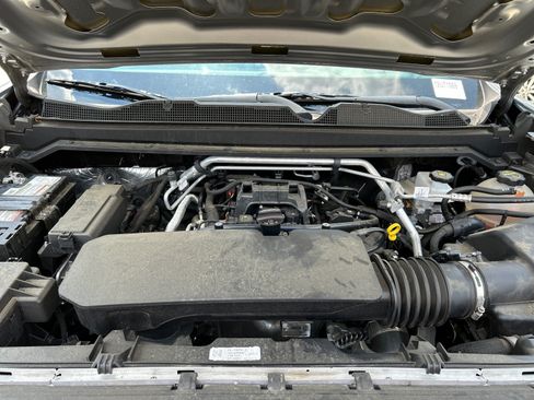 Used 2024 Chevrolet Colorado W/T w/ Safety Package RWD image 8