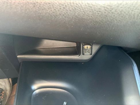 Used 2018 Toyota C-HR XLE FWD image 15