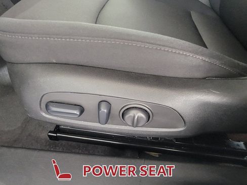 Used 2024 Chevrolet Malibu LT image 16