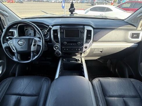 Used 2019 Nissan Titan PRO-4X w/ Pro-4x Convenience Package AWD/4WD image 29