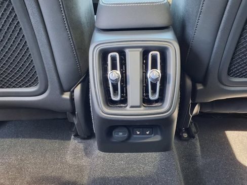 Certified 2023 Volvo XC40 B5 Plus w/ Climate Package AWD/4WD image 24