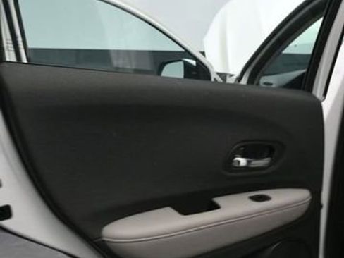 Used 2022 Honda HR-V LX image 15