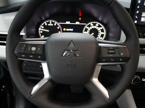 New 2026 Mitsubishi Outlander SE AWD/4WD image 8