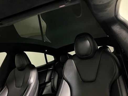 Used 2022 Tesla Model S Plaid image 14