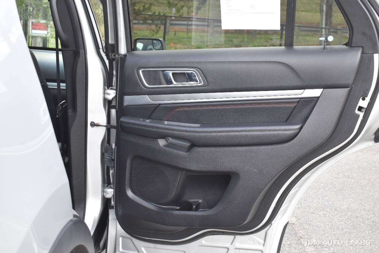 Used 2017 Ford Explorer Sport AWD/4WD image 11