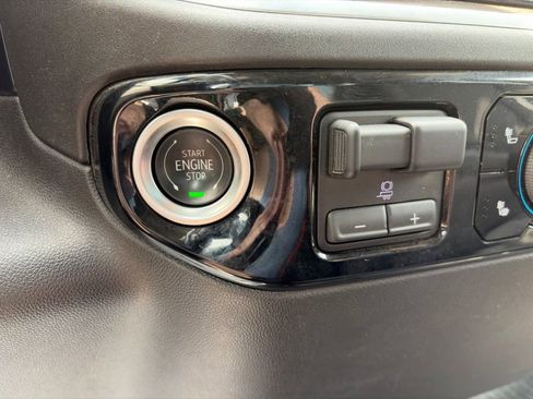 Used 2025 Chevrolet Silverado 2500 LT AWD/4WD image 25