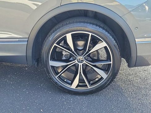 Used 2024 Volkswagen Tiguan SEL R-Line AWD/4WD image 33