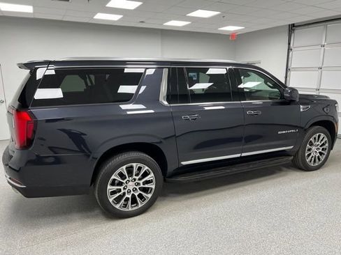 Used 2025 GMC Yukon XL Denali image 10