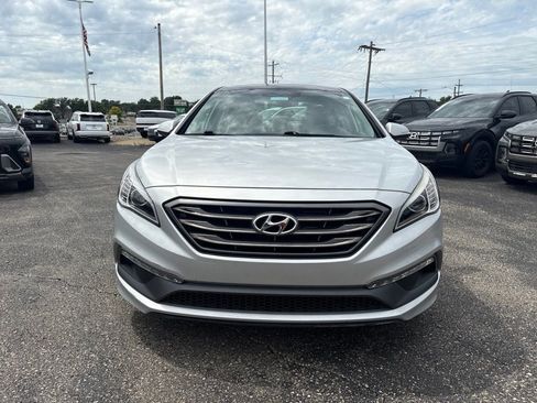 Used 2016 Hyundai Sonata Limited w/ Option Group 04 FWD image 2
