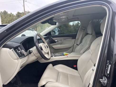 Used 2023 Volvo S90 B6 Ultimate image 19