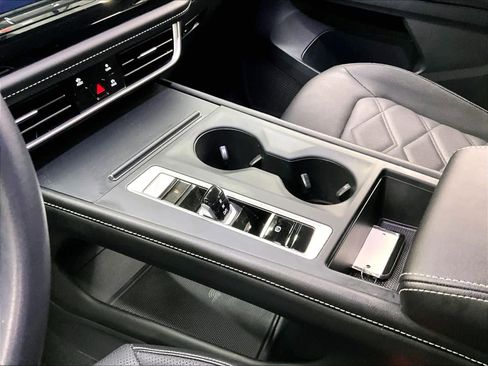 Used 2024 Volkswagen Atlas SE image 20