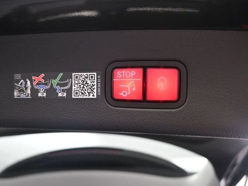 Certified 2025 Mercedes-Benz GLC 350e 4MATIC image 12