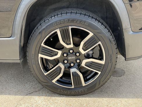 Used 2019 GMC Acadia SLT w/ Black Edition FWD image 56