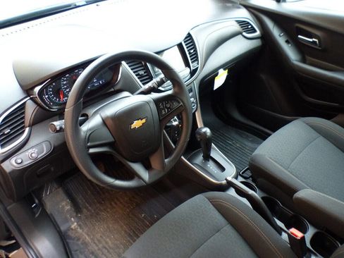 Used 2019 Chevrolet Trax LS image 8