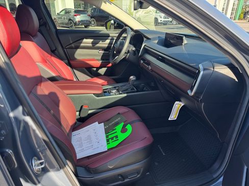 Used 2025 MAZDA CX-50 AWD 2.5 Hybrid w/ Weather Package image 32