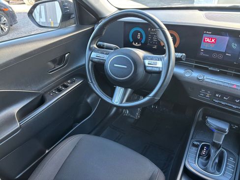 Used 2025 Hyundai Kona SEL image 30
